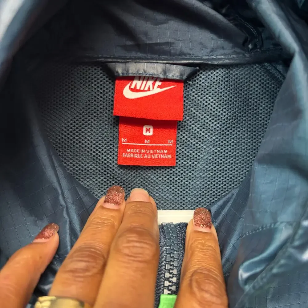 Nike Windrunner Jacket Logo Full Zip Hooded Lightweight Windbreaker Gorpcore